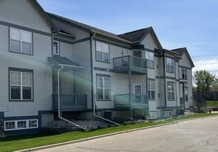 Building Photo - 3126 Dorchester Way