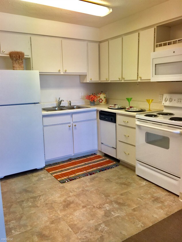 Foto principal - 1816 Cooper Foster Park Rd W