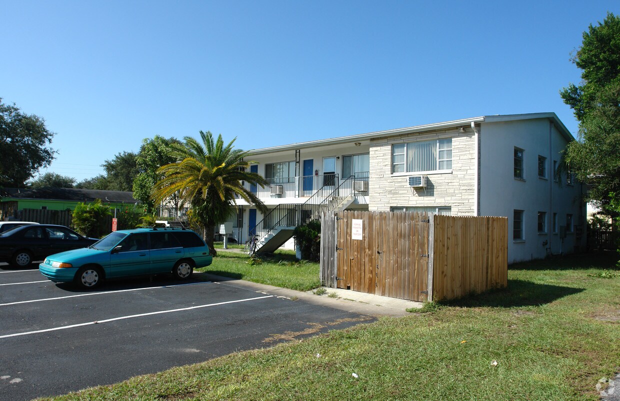 Building Photo - 404 S Mercury Ave