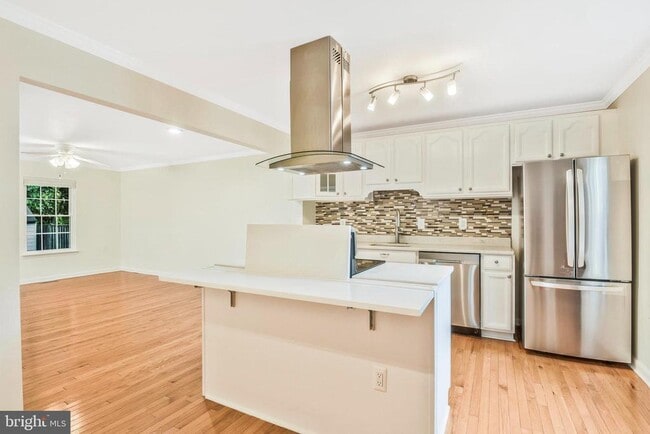 Building Photo - 10255 Quiet Pond Terrace