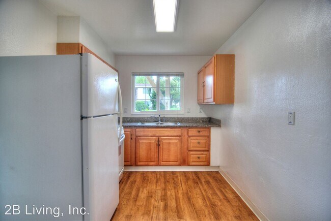 Building Photo - 505 Columbia Ave