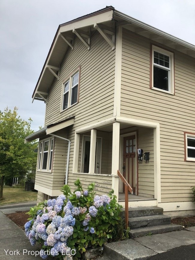 Building Photo - 1304 Ellis St