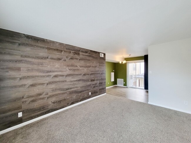 Building Photo - 1418 Vermont St