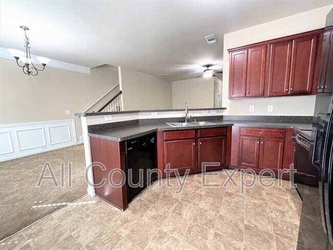 Foto del edificio - 599 Oakside Pl