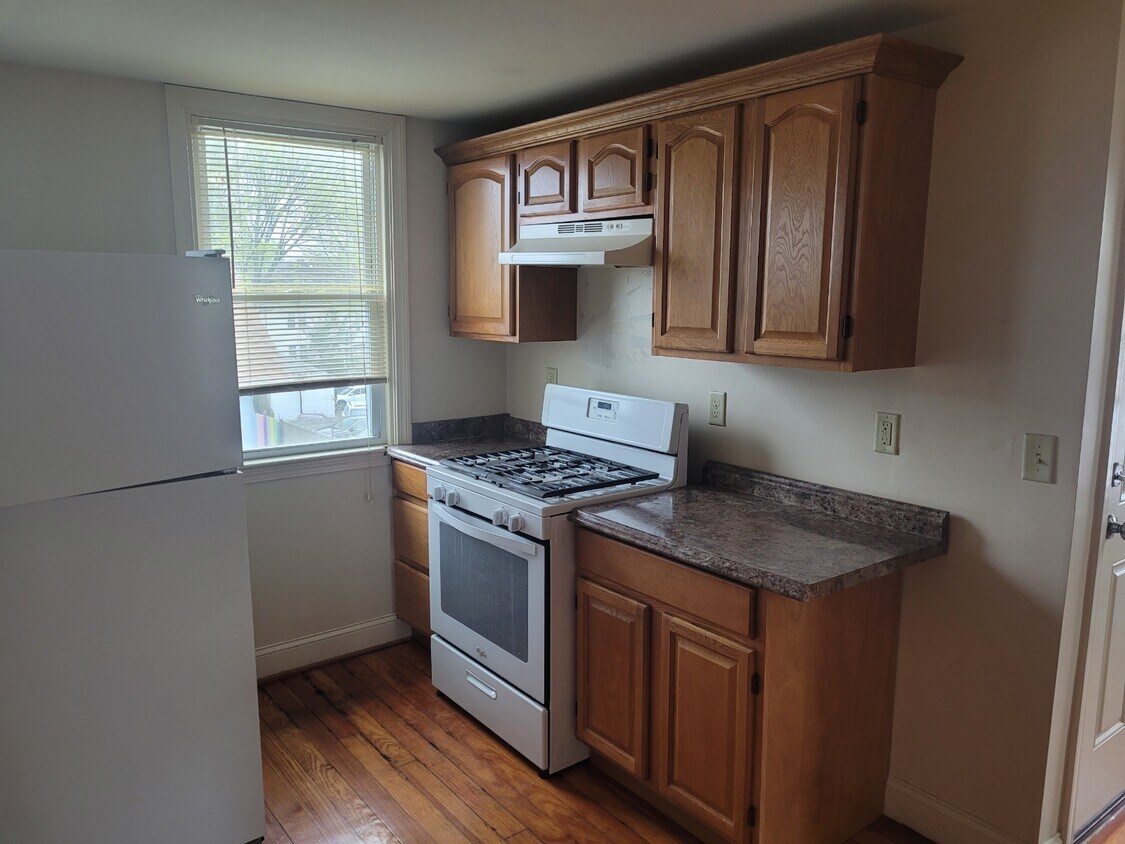 Primary Photo - 147 Sumter St