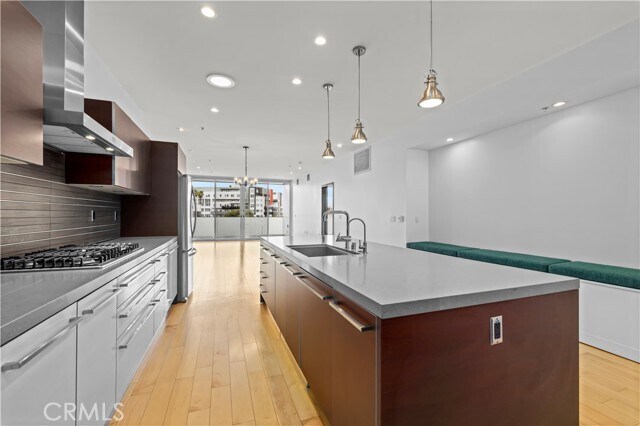 Foto del edificio - 9900 Culver Blvd