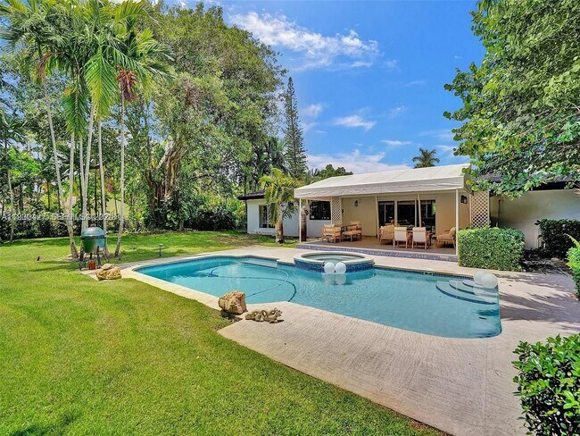 Foto del edificio - 5705 SW 60th Ave