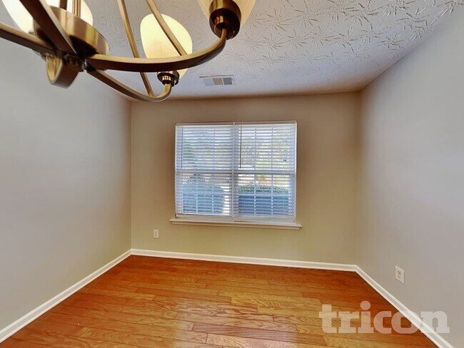 Building Photo - 339 Waterbury Way