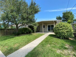 Building Photo - 3815 Putnam Dr