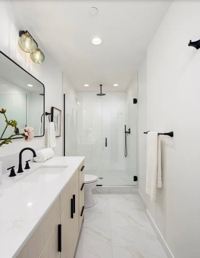 Foto del edificio - 528 N 72nd St