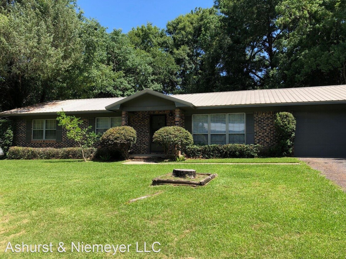 Primary Photo - 3 br, 2 bath House - 697 Johnson Ave.