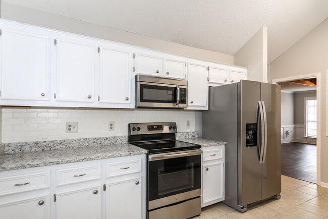 Foto del edificio - 7159 Eastover Blvd