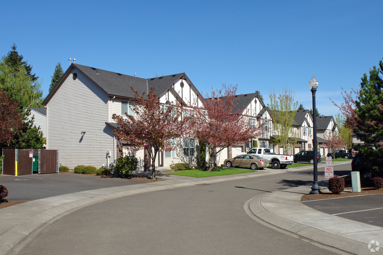 Primary Photo - Southpoint Village Apartments