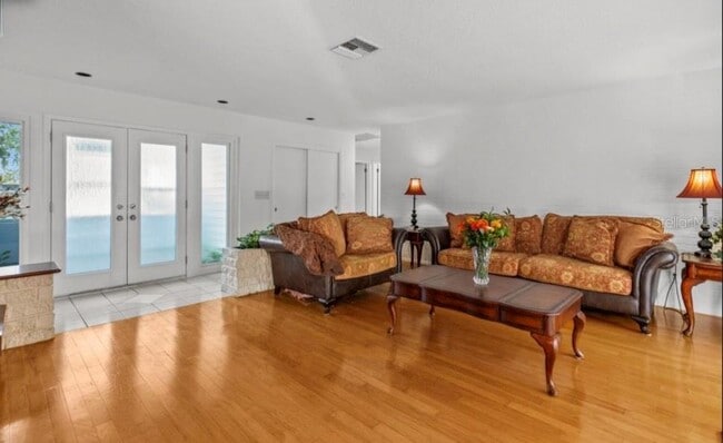 Foto del edificio - 2516 Roberta St