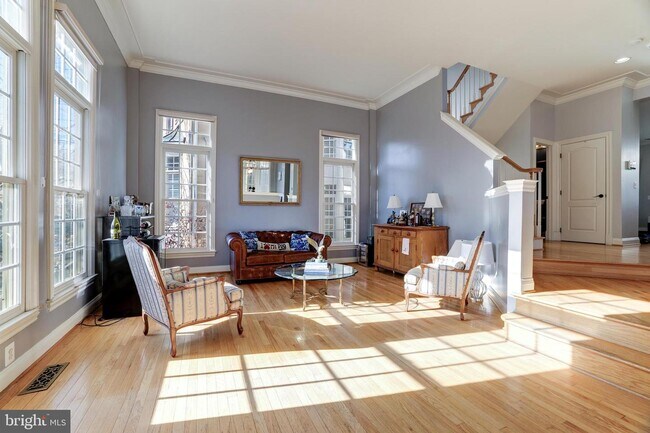 Building Photo - 5009 John Ticer Dr