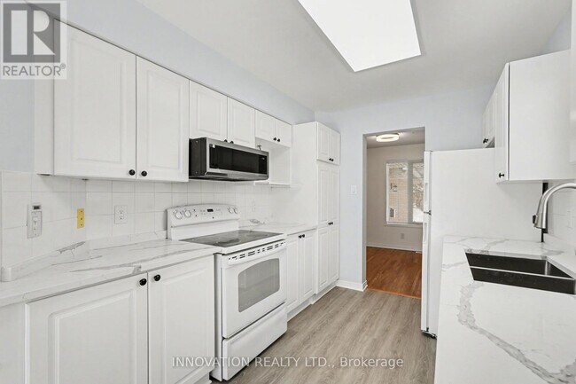 Building Photo - 70 Cohen Ave