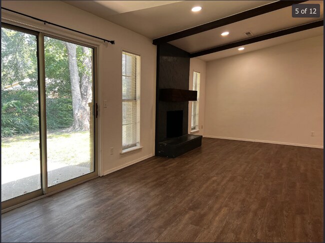 Foto del edificio - 108 W Waco Pl