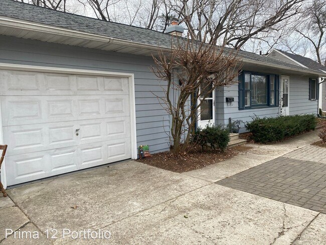 Foto del edificio - 4 br, 2 bath House - 14 Midvale Blvd