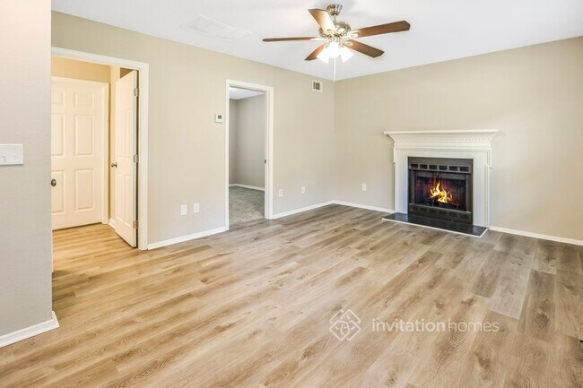 Foto del edificio - 5572 Bradley Cir