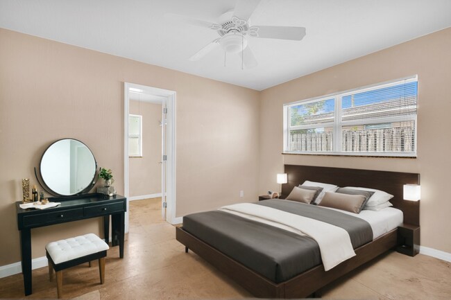 Foto del edificio - 740 NE 13th Ct