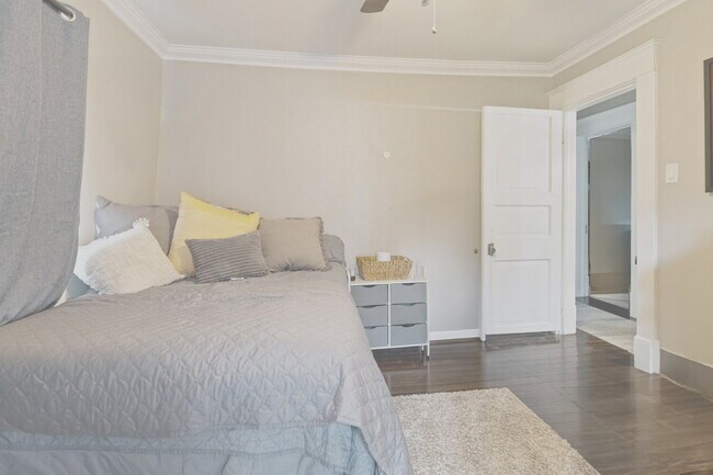 Foto del edificio - Charming Rental with Large Fenced Yard nea...