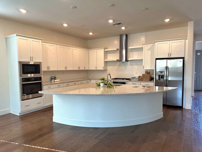 Building Photo - Fabulous Single Story Spring Lake Home