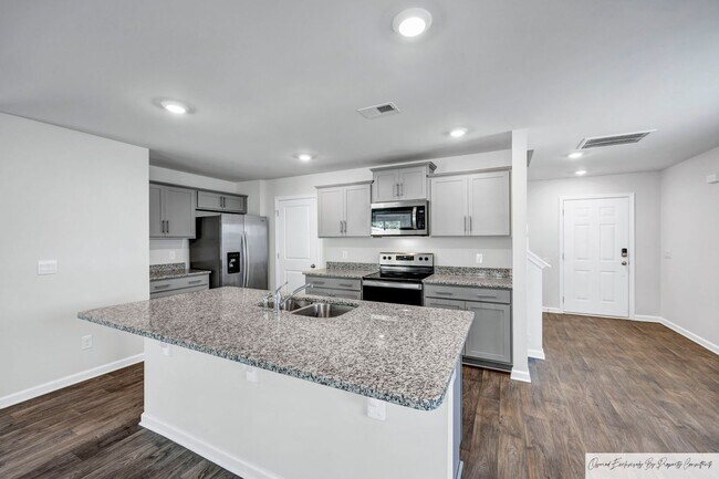 Foto del edificio - FOUR BEDROOM HOME IN COLUMBIA'S BOWDEN VILLAGE