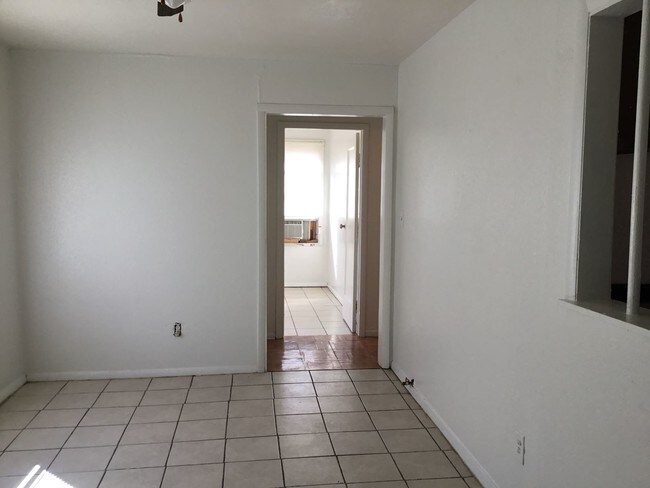 Building Photo - 3 br, 1 bath House - 1813 Peachtree