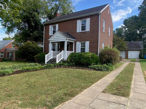 Building Photo - 2516 Derwent Dr SW