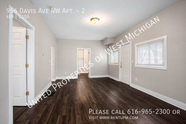 Foto del edificio - Available Now | 4 Bedroom 1.5 Bath Apartme...