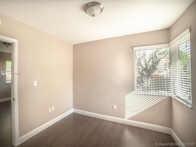 Foto del edificio - 500 SW 9th Ave
