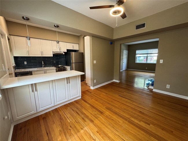 Foto del edificio - 725 NE 91st St