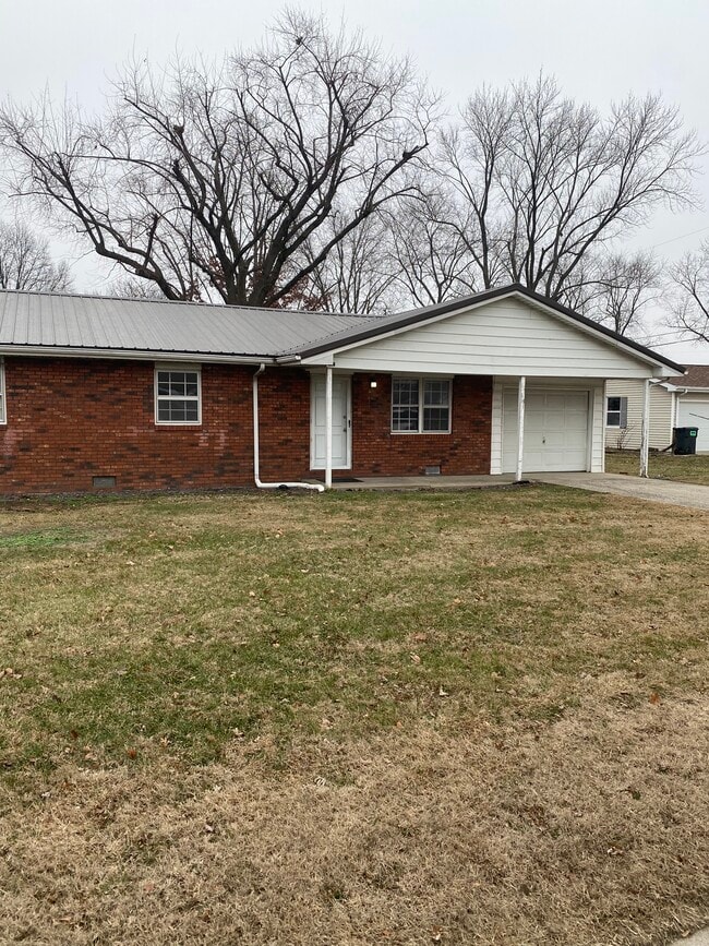 Building Photo - 13 Independence Dr