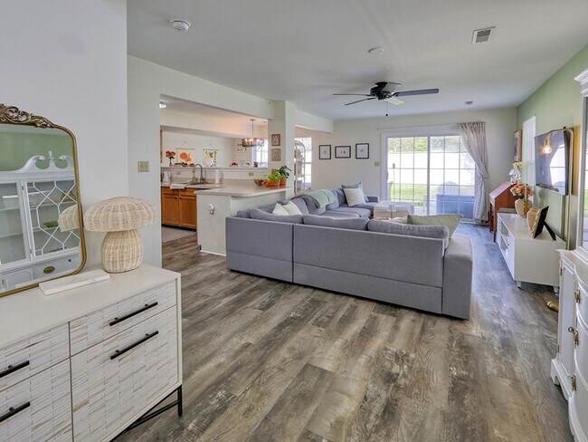 Foto del edificio - Year-round rental - 4 br 2.5 ba Twin Home in Seabright Village – East of Route 1