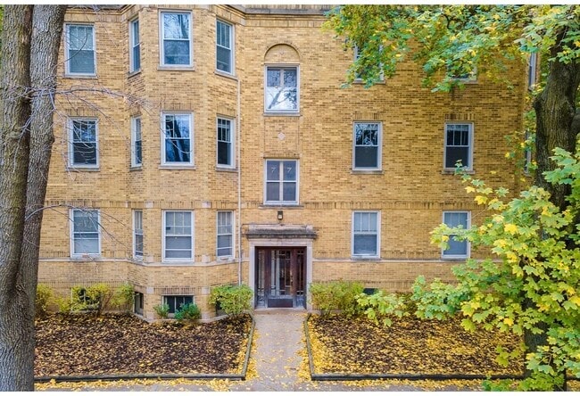 Foto del edificio - 3703 N Hoyne Ave