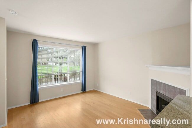 Building Photo - Lovely Home In A Excellent Location! 2 Bedrm 2.5 Bath in Arbor Reserve **PET FRIENDLY! & INTERNET...