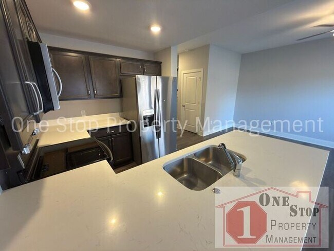 Foto del edificio - 3 Bedroom / 2.5 Bathroom Townhome in Louisburg, KS!