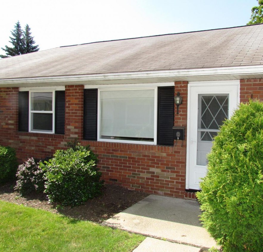 15614 Ohio Avenue Condo for Rent in Salem, OH