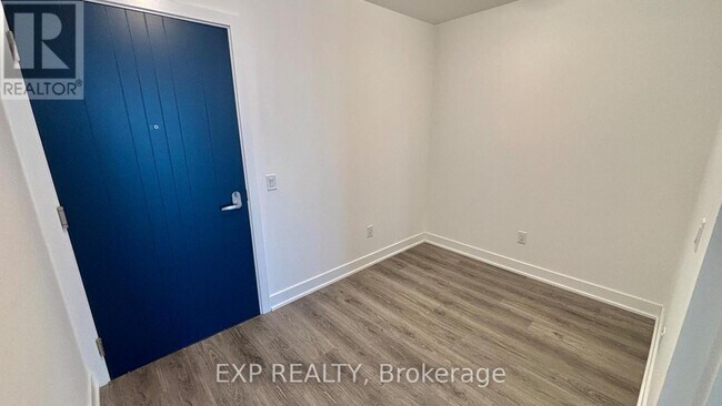 Photo du bâtiment - 2545 Simcoe St N
