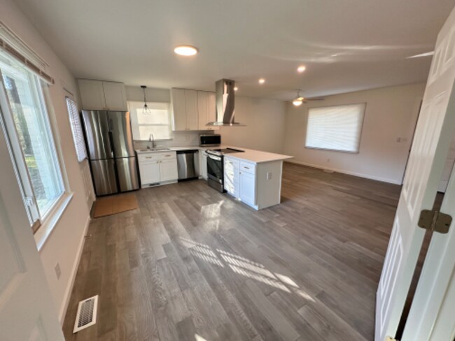 Foto del edificio - 548 Starling Way
