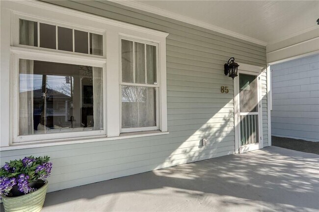 Foto del edificio - 85 Waddell St NE