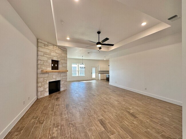 Foto del edificio - Viewable Now by Appointment Only!