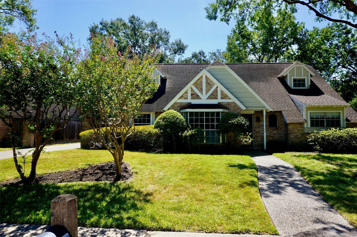 Foto principal - 1707 Valley Vista Dr
