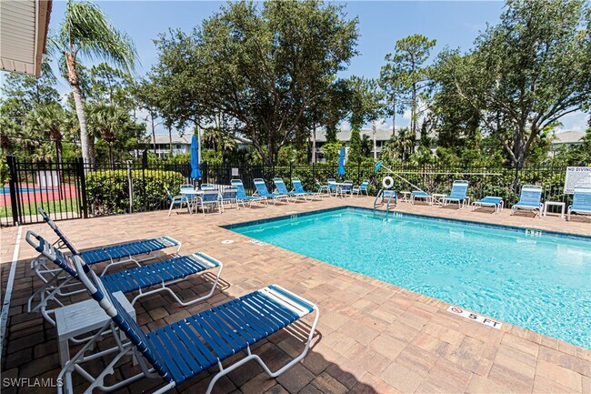 Foto del edificio - 260 Robin Hood Cir