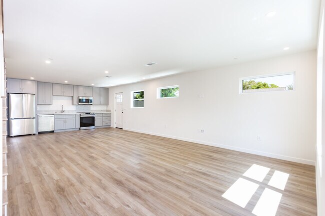 Foto del edificio - 3564 Bancroft St