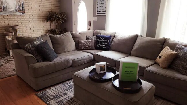 Living Room - 3312 College St