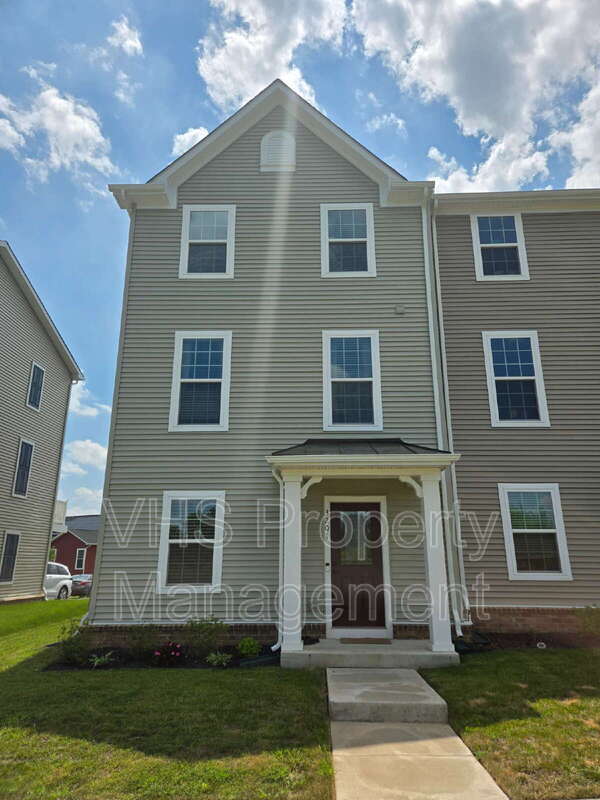 Foto principal - 3201 Jefferson Blvd