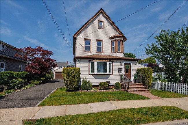 Building Photo - 93 Bismark Ave