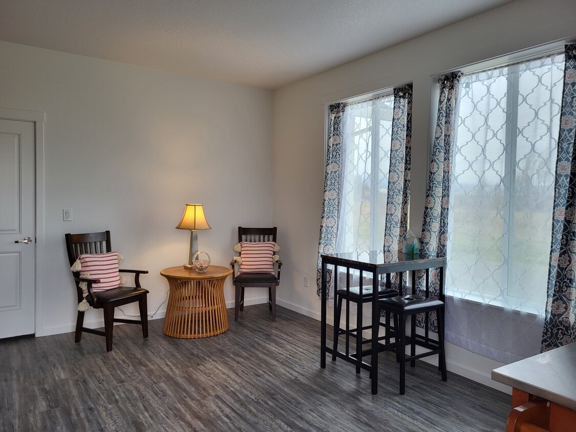 249 W Glenwood Rd, Medford, OR 97501 House Rental in Medford, OR