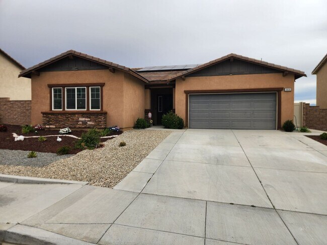 Foto del edificio - Upgraded Level Entry Home with Mountain Views!